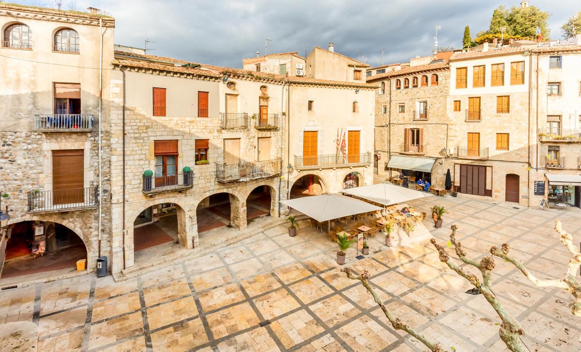 Can Cintet 1 Apartamento En La Plaza De Besalú Buitenkant foto