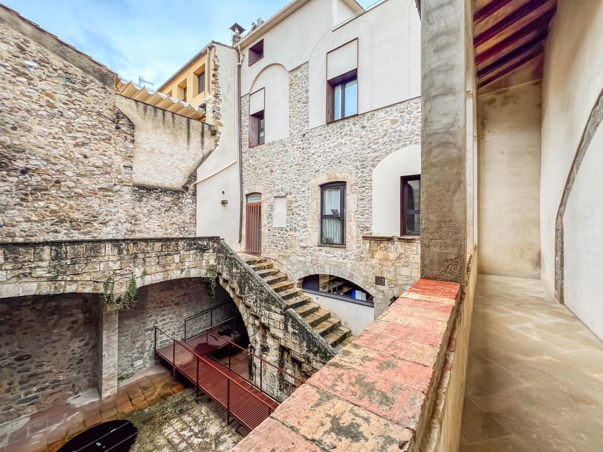 Can Cintet 1 Apartamento En La Plaza De Besalú Buitenkant foto