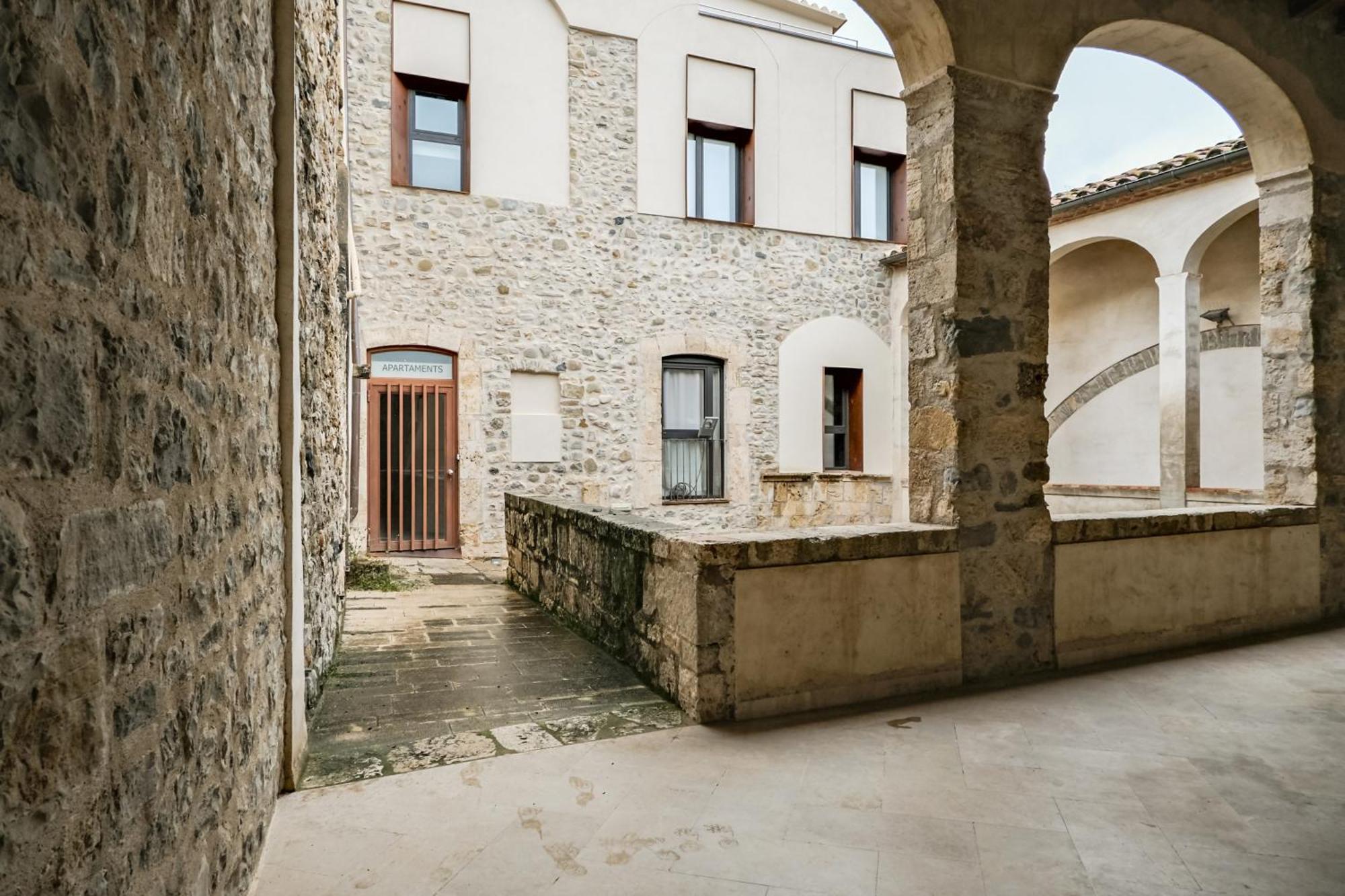 Can Cintet 1 Apartamento En La Plaza De Besalú Buitenkant foto